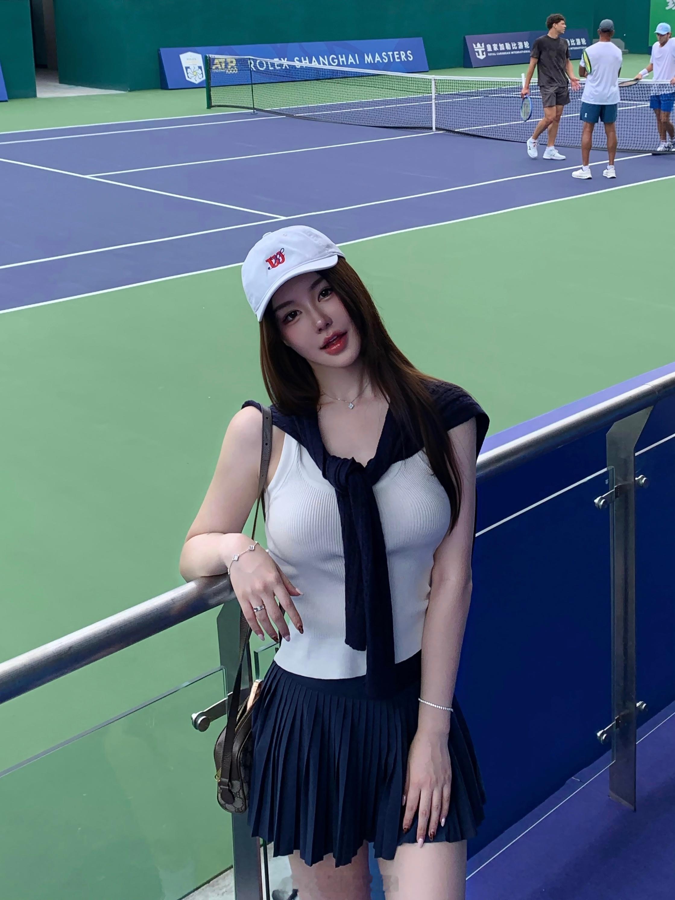 来大师赛看网球啦！🎾见到了BenShelton​​​
