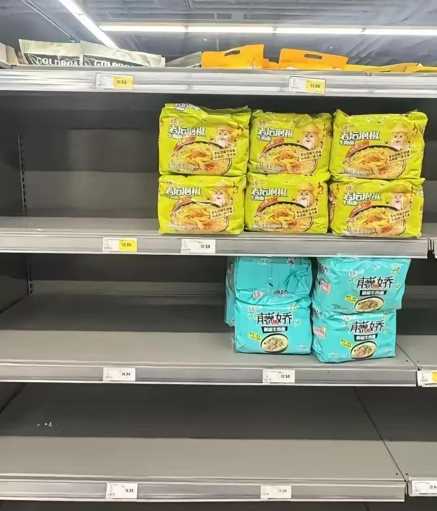 这两种口味的方便面有这么难吃吗？连囤货都要被嫌弃，就剩下这两种。是单纯的不喜欢