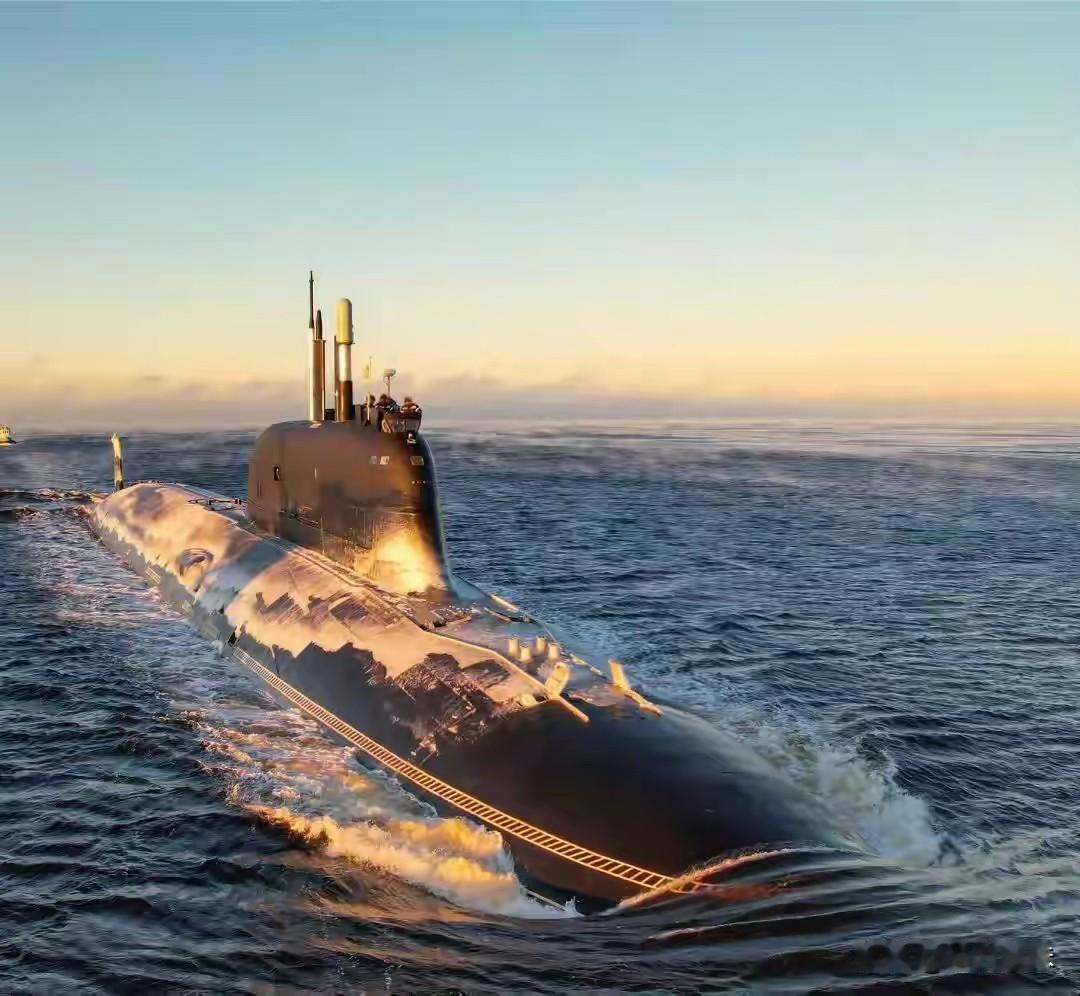 虽然俄罗斯海军水面舰队已衰落不堪，但他们的大型潜艇仍可对美国航母编队造成致命杀伤
