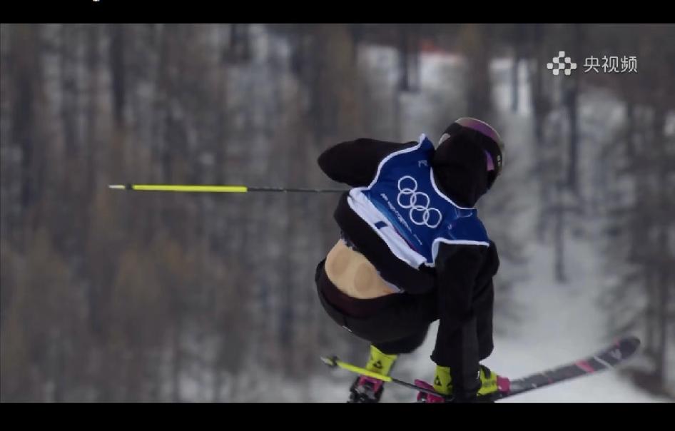 赢了谷爱凌的瑞士冠军选手竟然拔罐首先恭喜谷爱凌夺得银牌！四年伤后再夺银十分