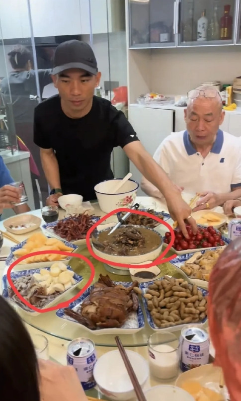 绝了！瑾汐一家去小姨家吃饭后…推开门瞬间惊掉下巴这桌菜丰盛到根