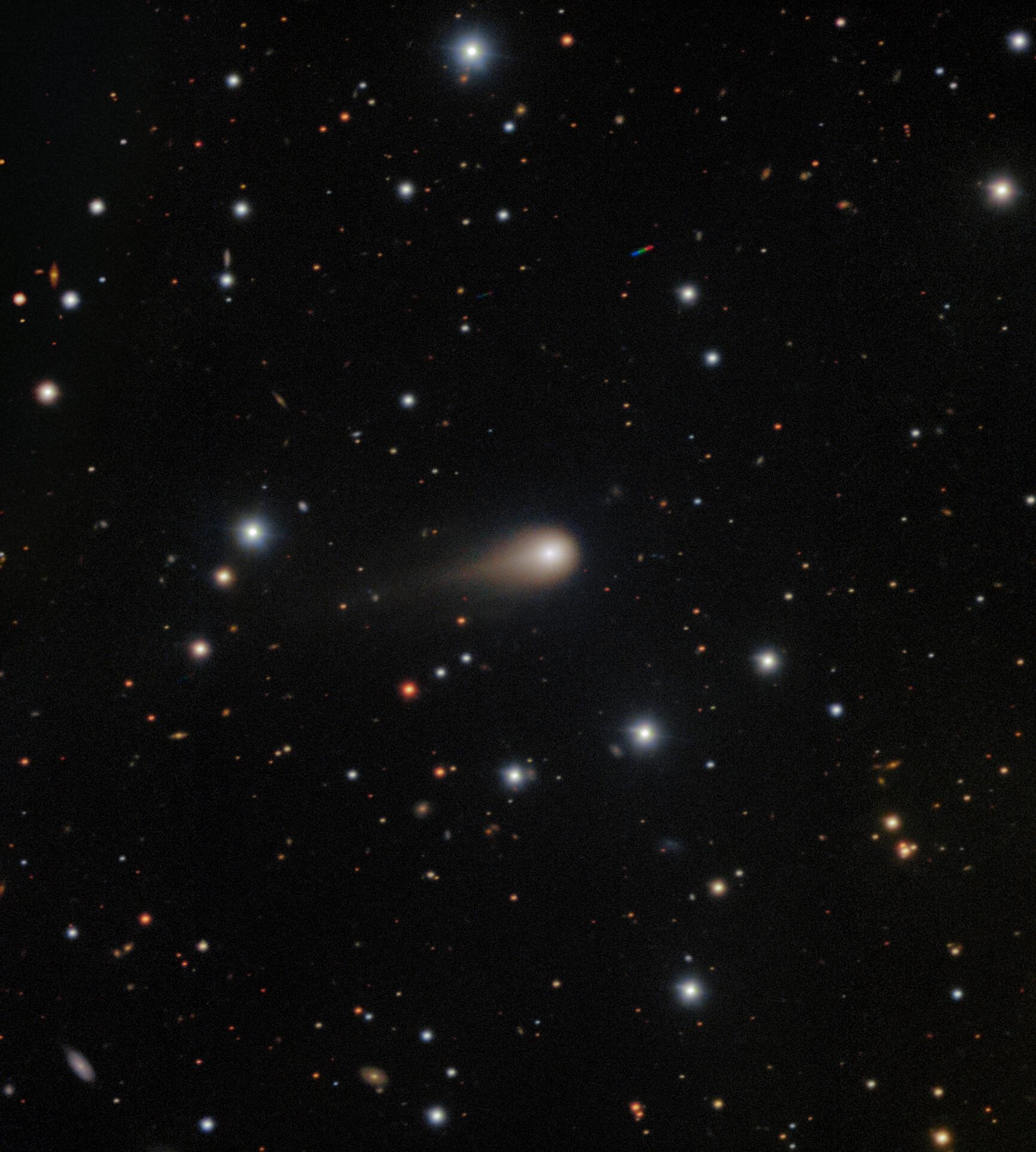 新照片显示星际彗星3I/ATLAS的彗尾不断扩大​​​
