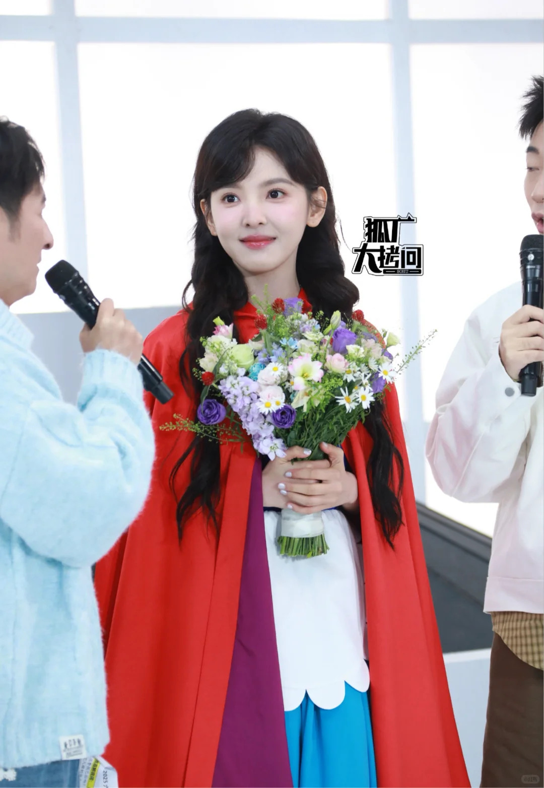 章若楠cos小红帽，可可爱爱还很灵动​​​