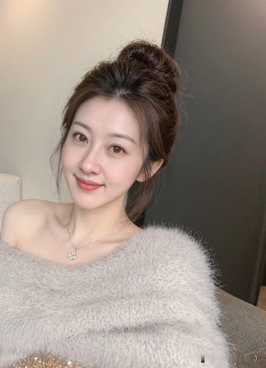 在爱情这场奇妙旅程里，我们总在寻觅那个完美契合的灵魂，可往往忘了，最珍