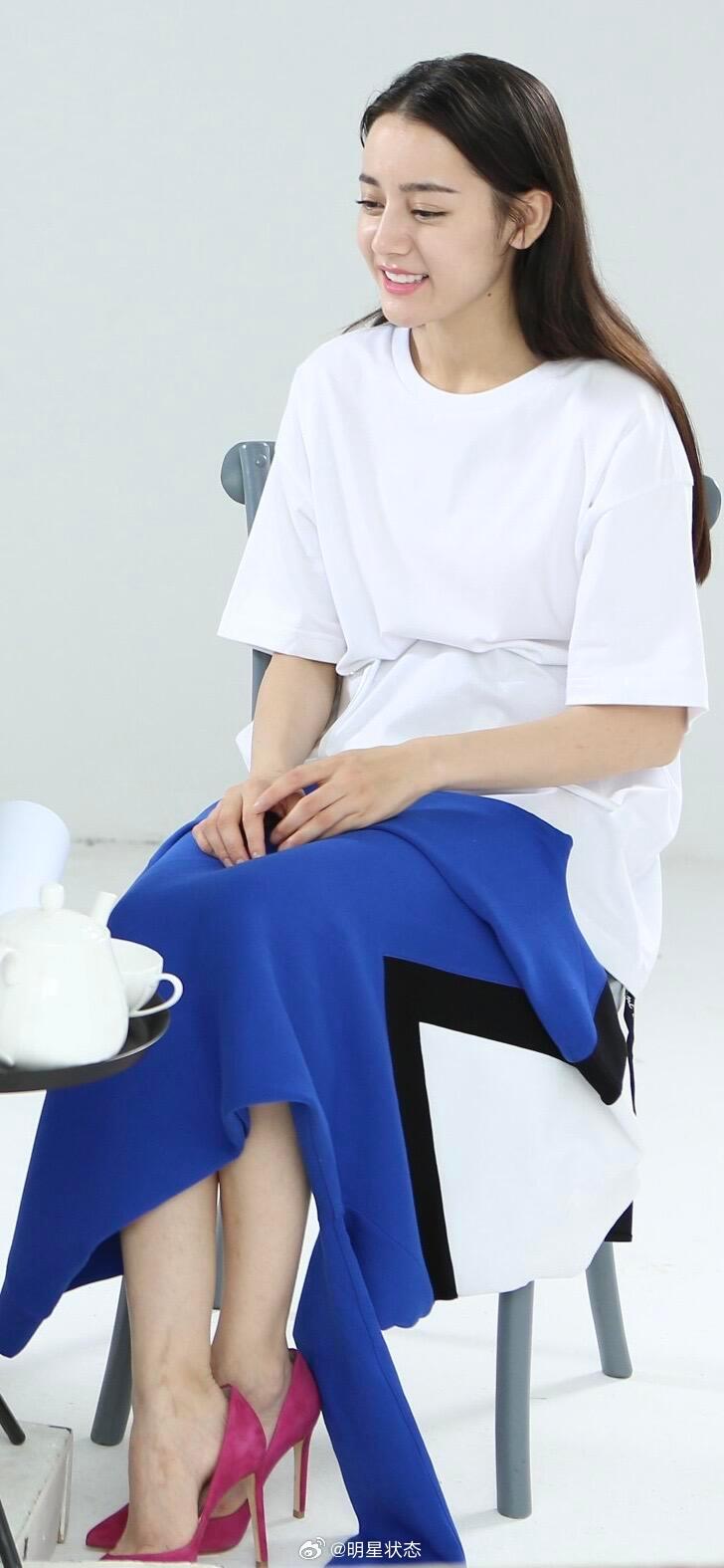 迪丽热巴早期真清纯一颦一笑
