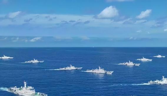 菲律宾曾经警告中国：如果中国还在黄岩岛、西沙群岛这些地方的空域管着所谓的“飞行自