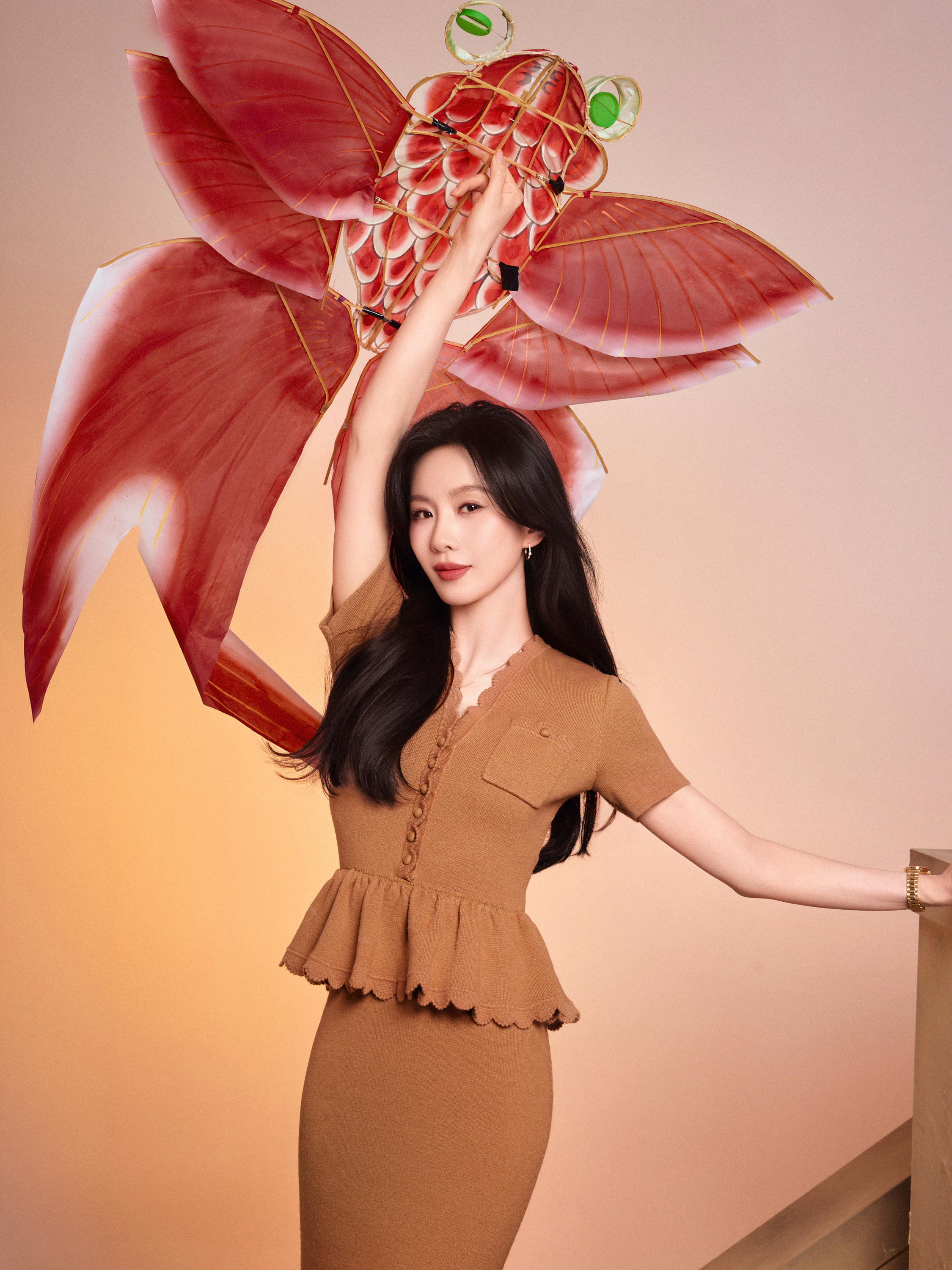 刘诗诗｜新春大片元旦之后除夕大片又迎来造型合作，穿self-portrait