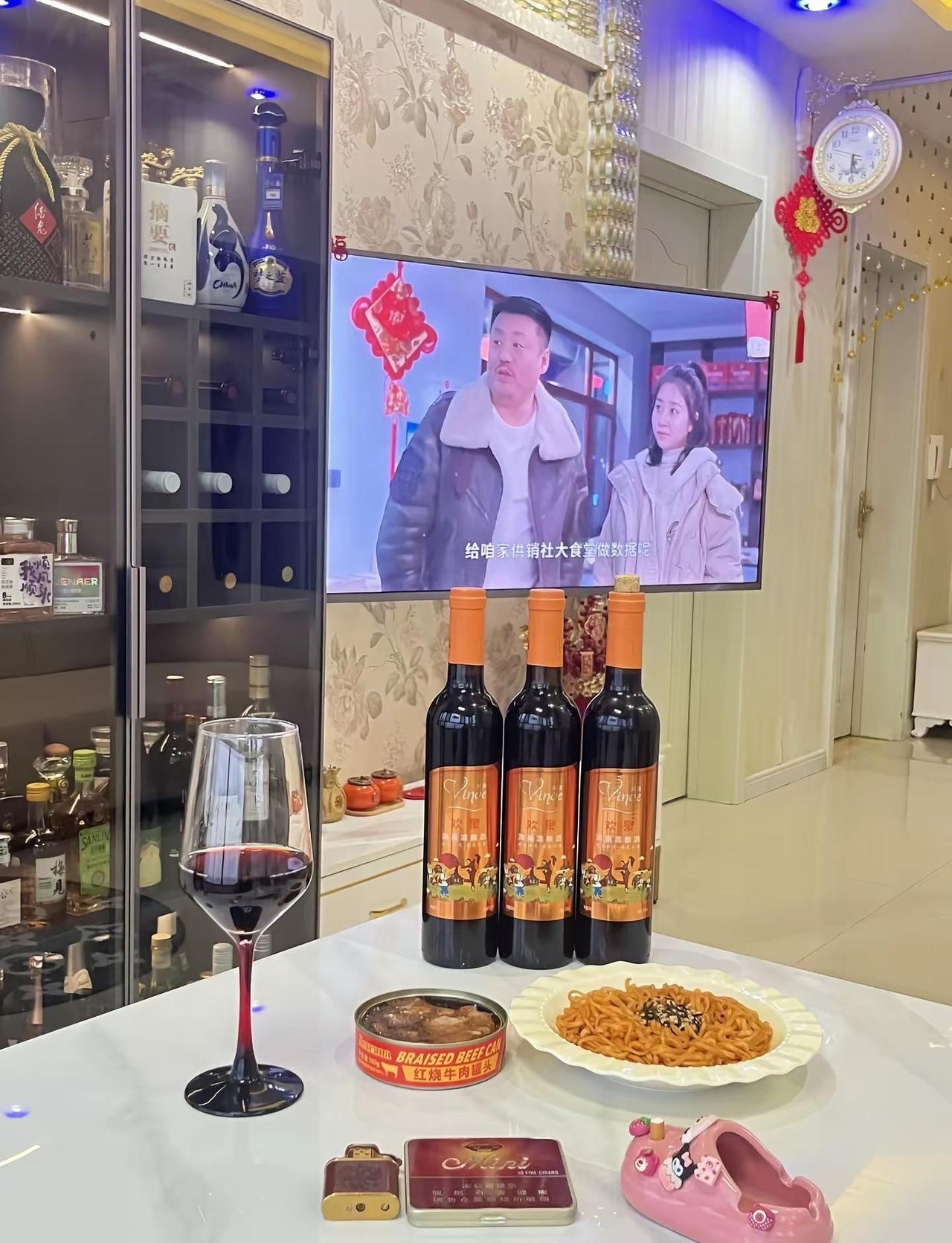 所有的心酸和无奈，说出来矫情，咽下去辣心，只好用酒，慢慢消化……