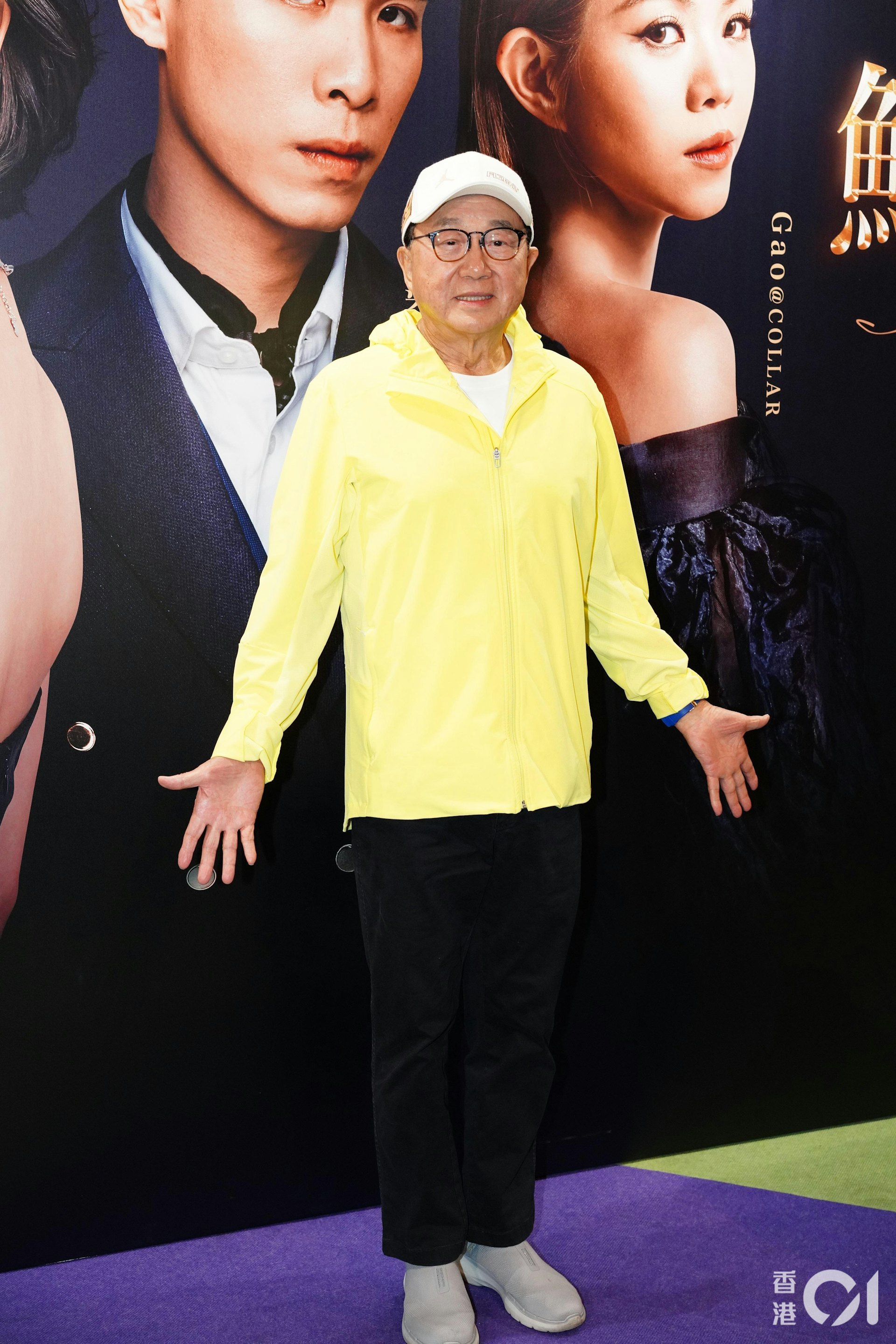 许冠文观看舞台剧《鳄鱼之吻》，被问到冯淬帆去世。许冠文感慨数十年前已与他合作，叹