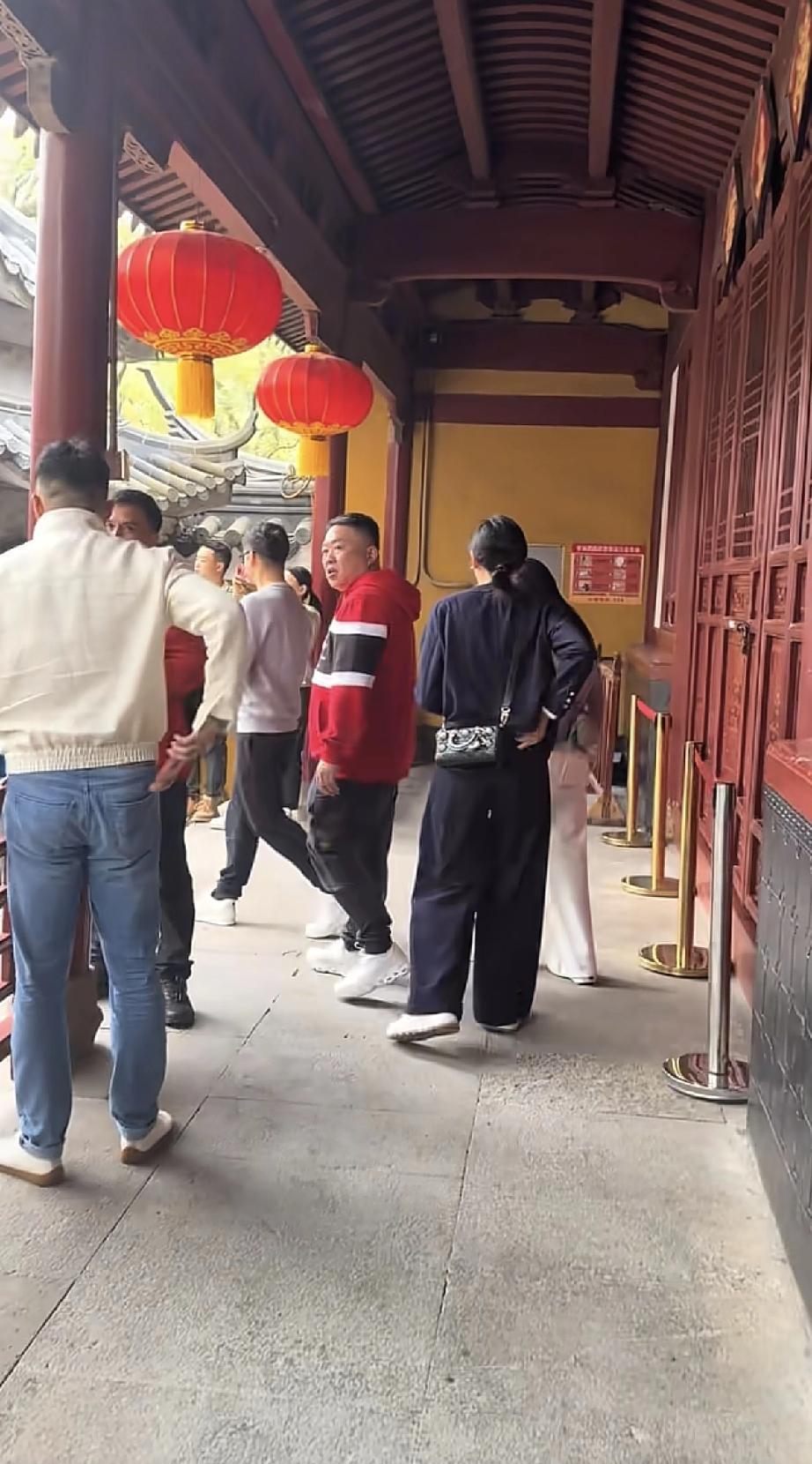 你以为田亮叶一茜去普陀山就是“求个平安”？别天真了。中年夫妻最聪明的操作，从