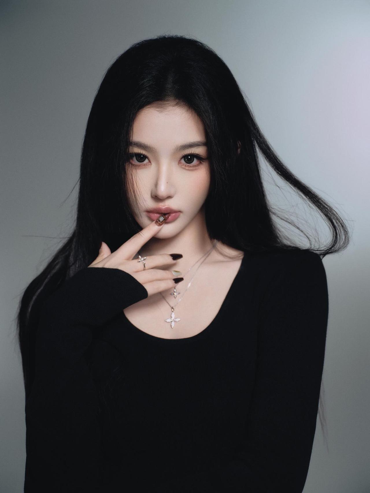孔雪儿画报，婀娜多姿的女神！
