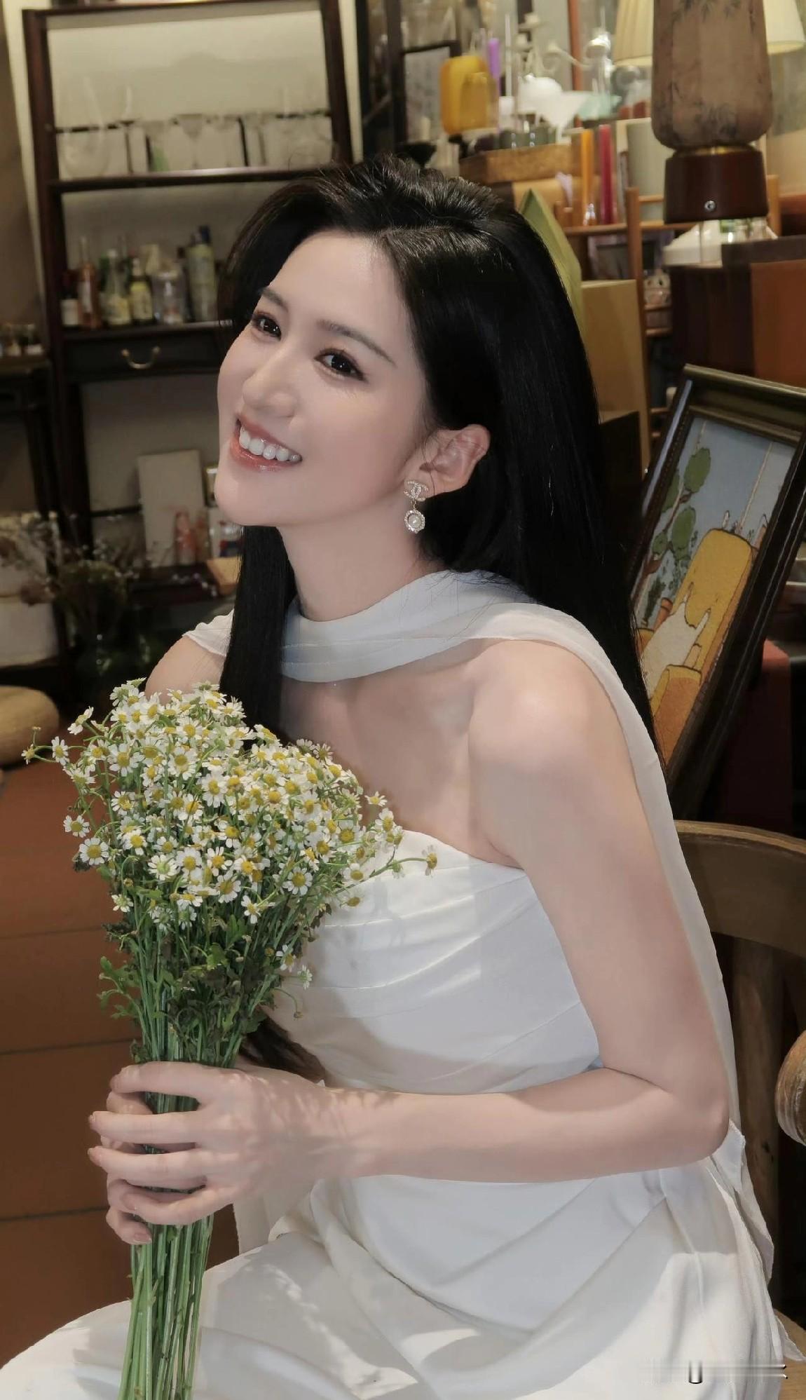 爱而不得，痛而不舍，得而不惜，惜而不恒！单杨绛先生语录杨绛先生说：“人到中