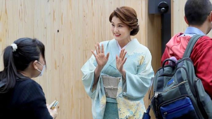 53岁藤原纪香:曾跟郭富城热恋,身姿丰满,成熟富有魅力