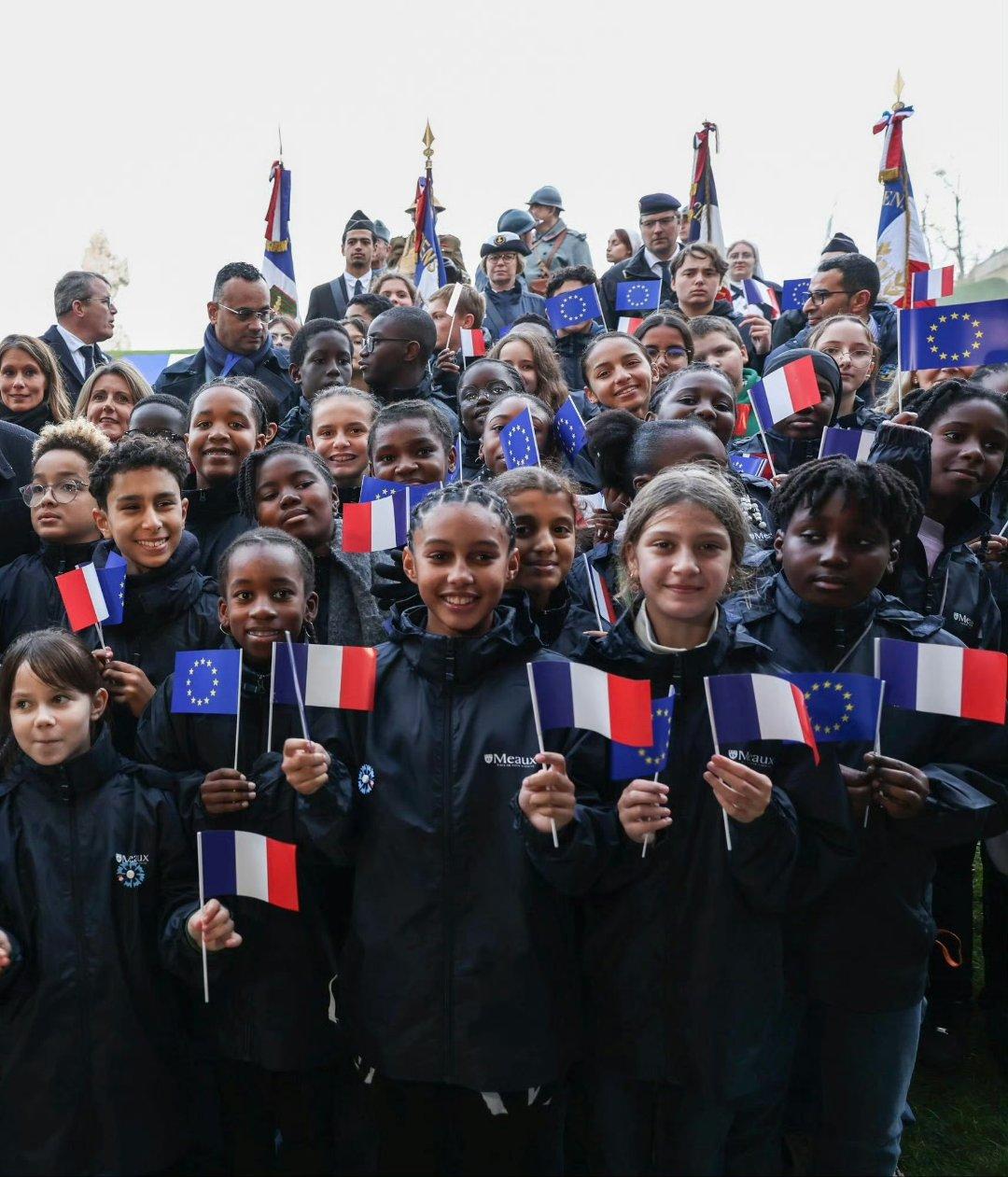 法国彻底变天了？浪漫之都早已面目全非！本土人口二战后首现负增长，6640万人口全