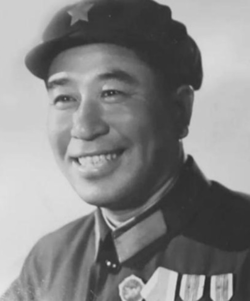 1951年，朝鲜战争中，7名弹尽粮绝的志愿军战士，被200名英军重重包围，就在这