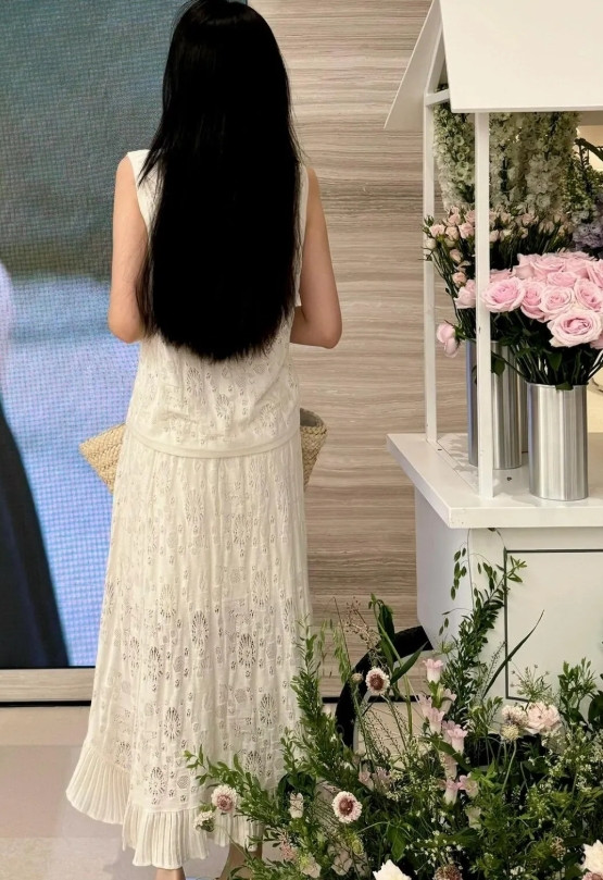 男女生相亲一起逛街男方让女生自行买单没成想大家都为男方拍手叫好两人通过介