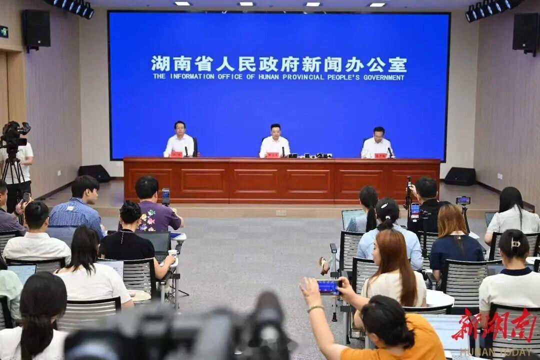 【2026湖南高考600分以上考生21015人】2026年湖南省共有46.96万