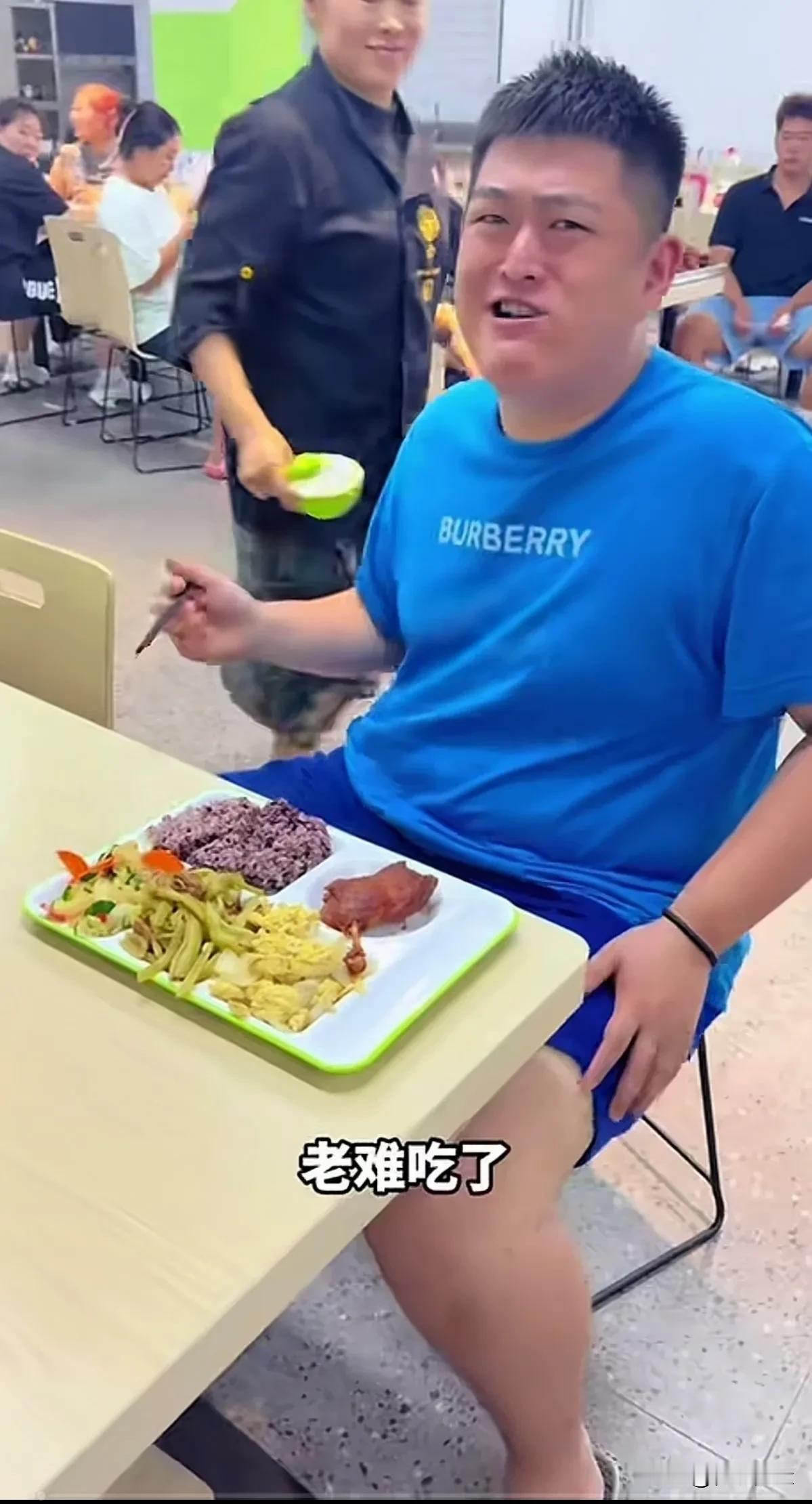 抛开他爸是赵本山老师不谈，实话实说，你觉得赵大牛怎么样呢？