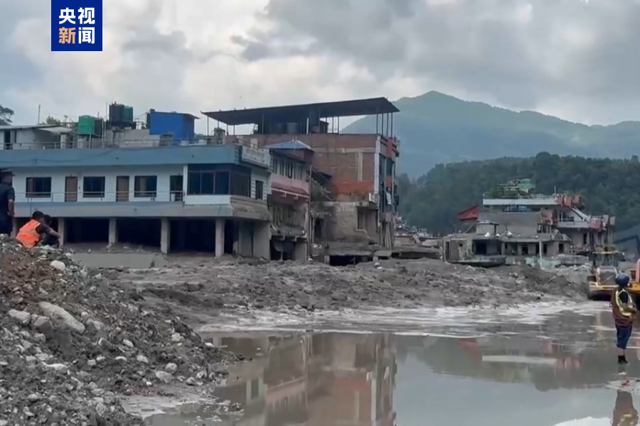 尼泊尔泥石流灾害已致734人死亡 2498人失联