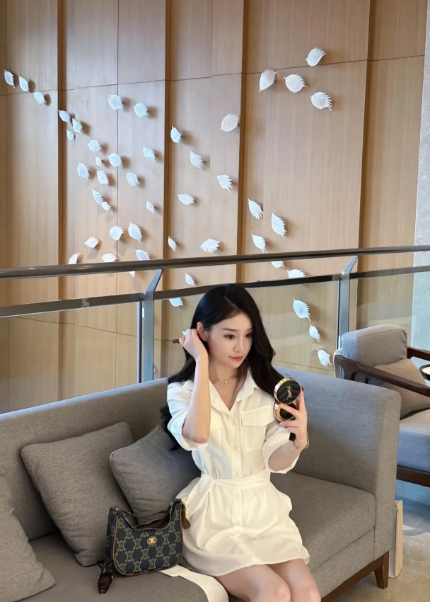弟弟找了个女朋友，家里人都不喜欢，弟弟现在闹着和我们断绝关系呢？弟弟谈了个女