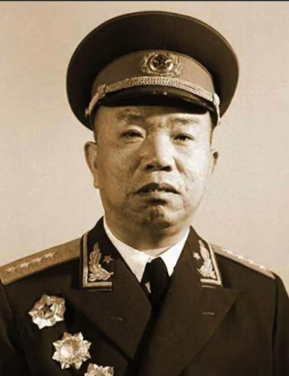 1949年，王树声率部剿匪，谁知，他却让全军放下枪，扛起锄头，养猪种菜，白崇禧听