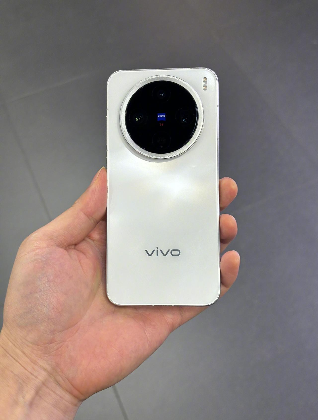 回头再看vivoX200Promini，放到现在依旧很精致👍vivo首