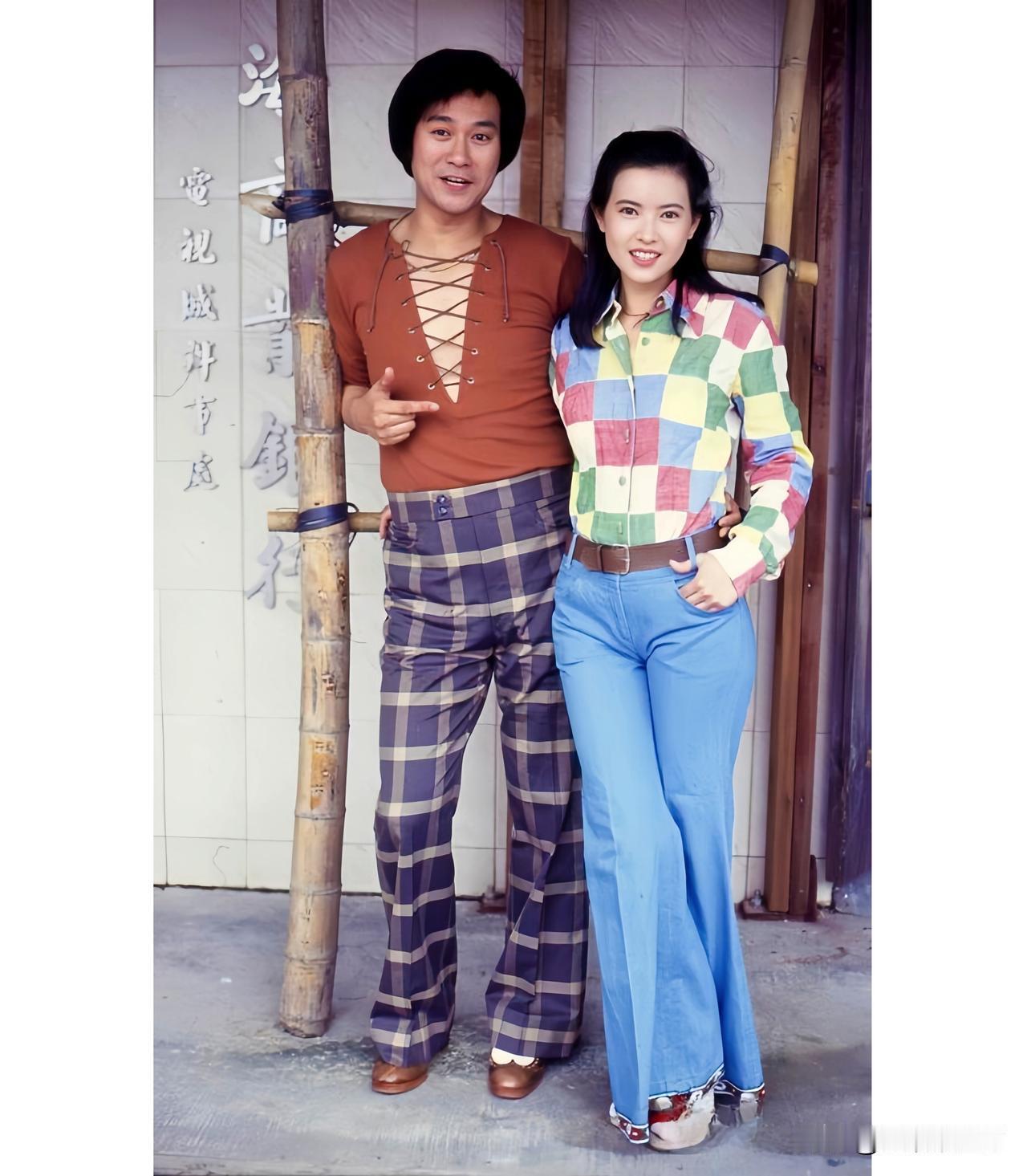 这是一九九二年蓝洁瑛与郑少秋在片场留下的一张合影。当时蓝洁瑛二十九岁，美得惊艳。