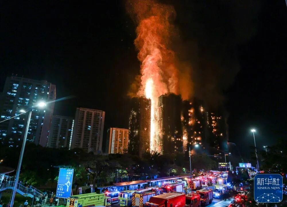 香港火灾受灾五栋楼住户约有8000到10000人，老年人占比较多！火灾时楼栋正在