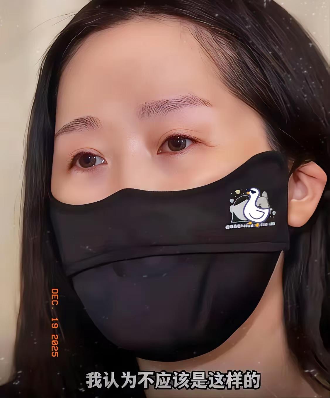 4年牢饭，换一条狗命。我就想知道，此女人不按规定养狗溜狗，受处罚没有？首先是