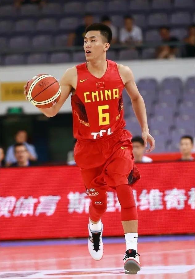 郭艾伦：中国篮坛最特别的后卫，没有之一说起郭艾伦，很多人对他的评价很极端，喜