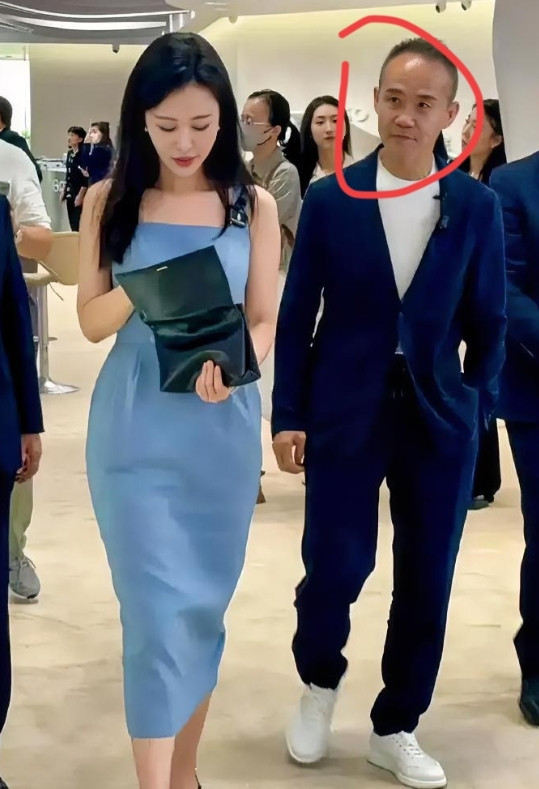 港姐冠军升呢做马主，家底丰厚住半亿豪宅，曾学习骑马险坠地！马会日前公布新马名字