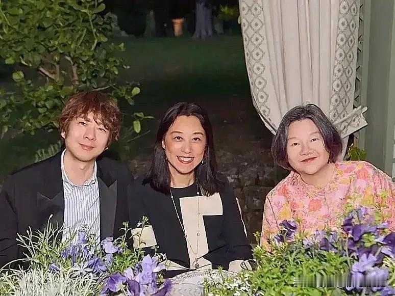 洪晃劝一个会说七国语言的女强人朋友，切换七种语言向出轨的老公撒娇和扮可怜，挽回婚
