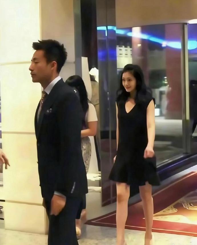 大S弄丢了那个愿意为她打救护车电话的男人，徐熙媛和家人一起出门旅游的时候，两个急