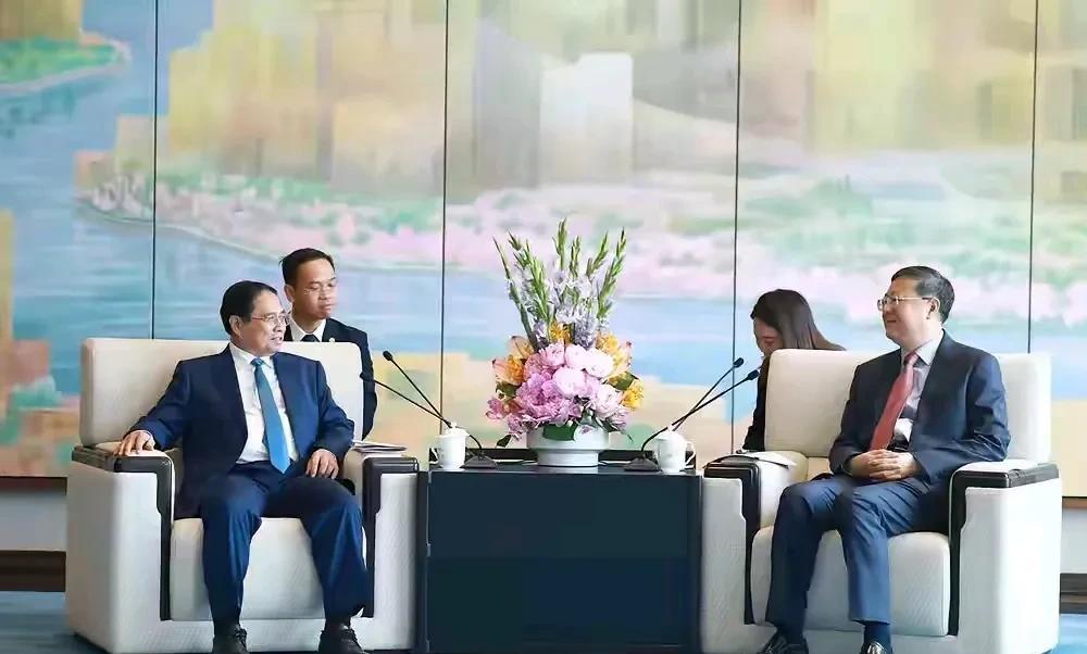 终于如愿！越南总理范明政到访上海，也是第一次到达黄浦江畔！平心而论确实感到了胡