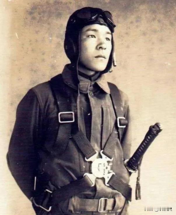 1944年，冈村宁次侄子在山东潍坊被八路军俘虏，冈村宁次用40多名被俘干部用以交