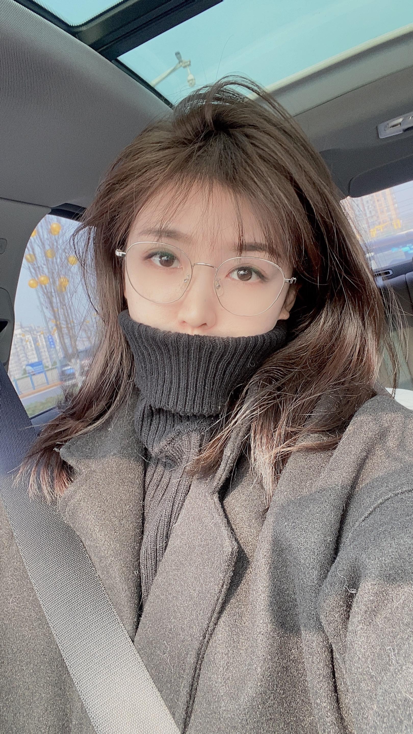 如果不能给我拥抱可以给我买个外套嘛……