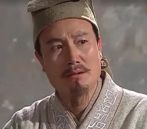 整个水浒里面最不清醒的就是王伦。只有他自己觉得清醒，以为只做个小土匪头，掠行旅