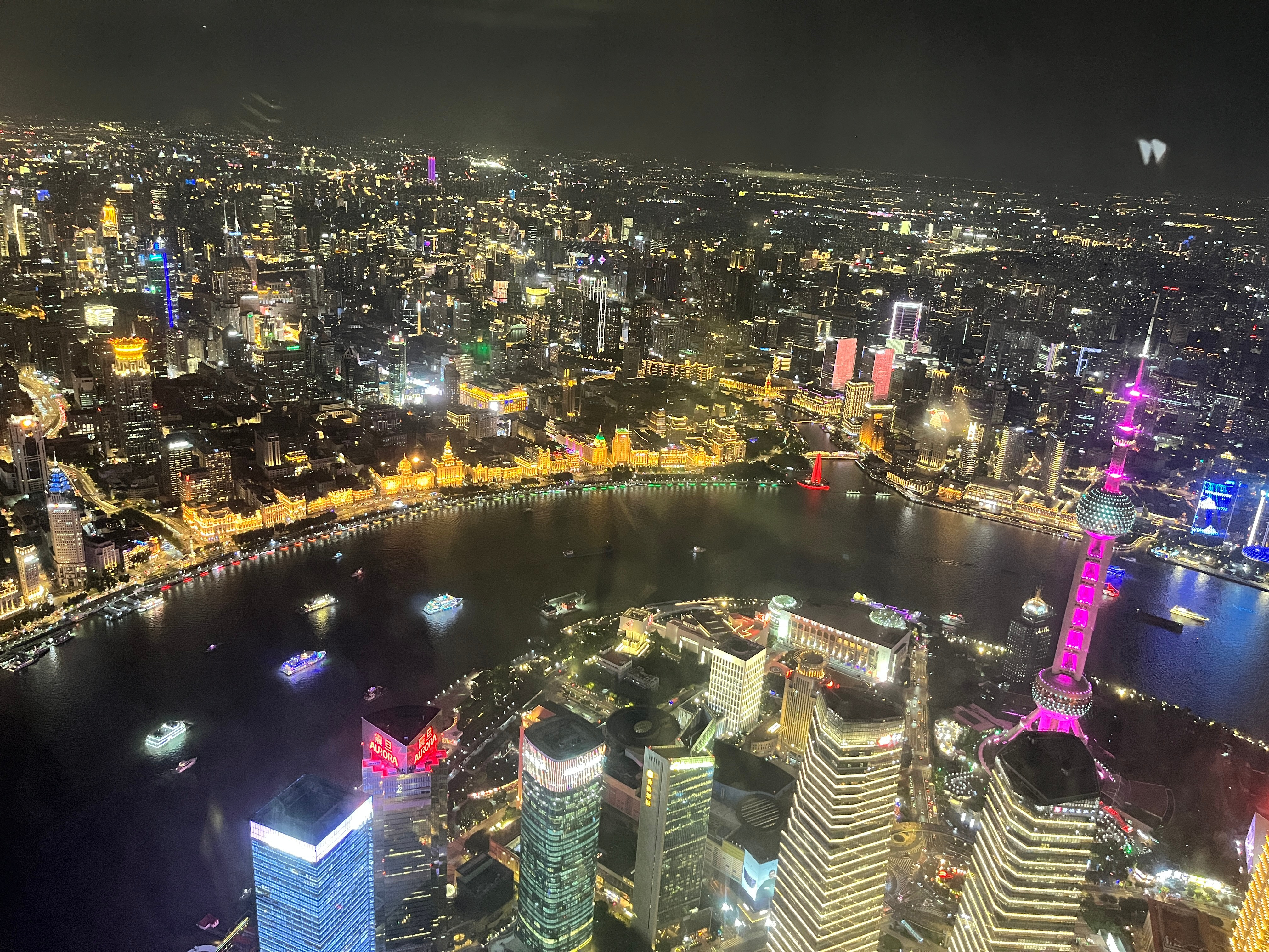 上海陆家嘴三件套：上海中心大厦（高632米）、环球金融中心（高492米）、金茂大