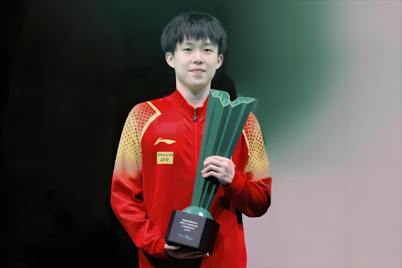 4：0横扫！王楚钦主场霸气碾压法国小勒布伦，荣膺中国大满贯三冠王。北京时间