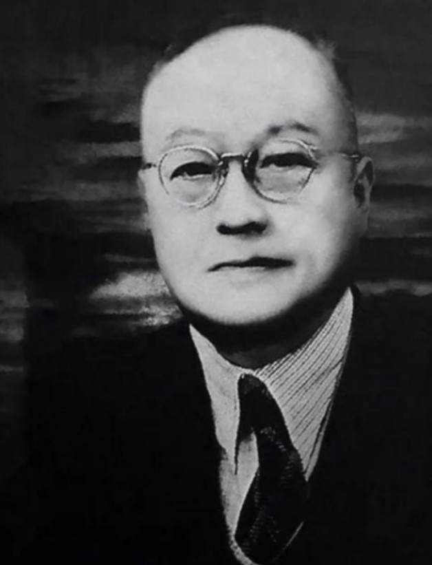 1945年初，蒋介石一纸手谕撤掉徐恩曾全部职务，明令永不录用，十五年中统特务生涯