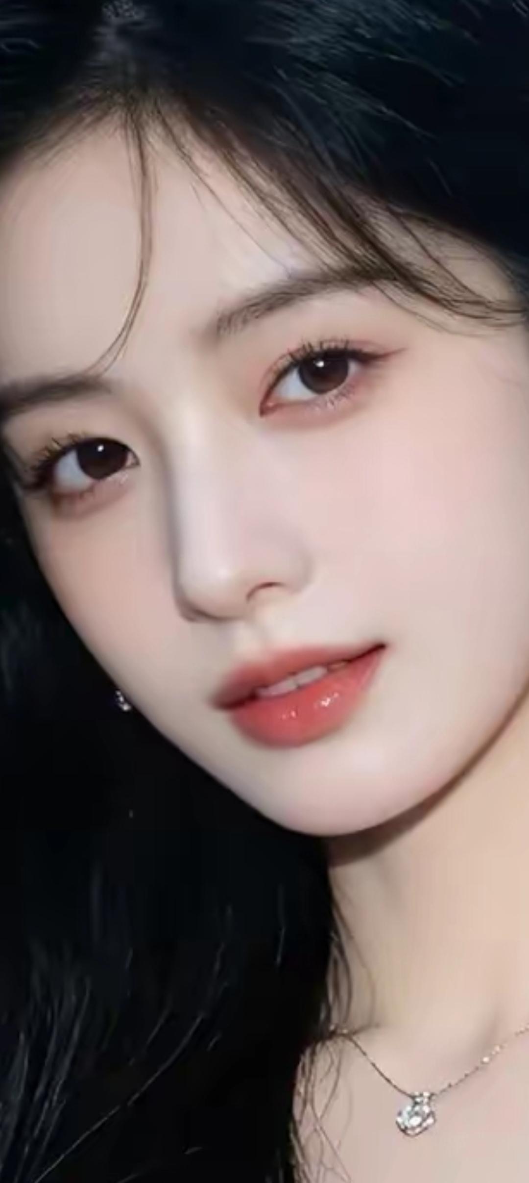 甜美少女心，粉嫩唇妆，闪耀项链，清新自然