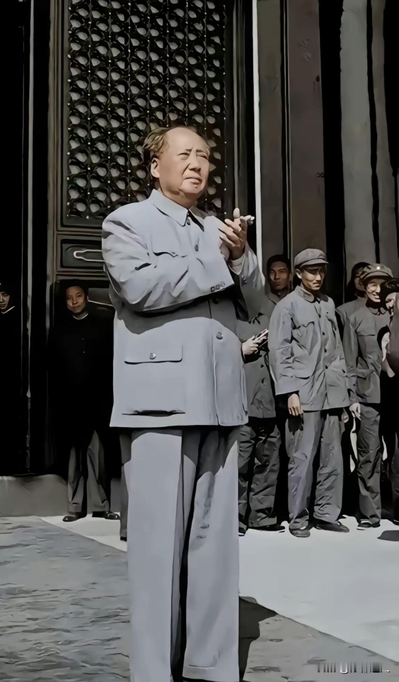 新思维：生在华夏，难得可贵。面对这个世界的乱局，落后就要挨打的悲剧！何其有幸