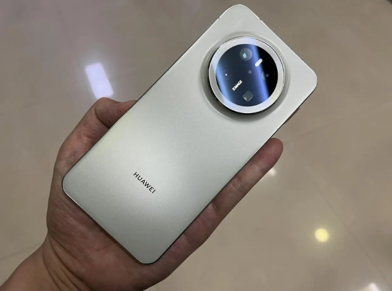 据说下个月华为Mate80就要发布了,麒麟9030芯片,使用了类似5nm的制造工