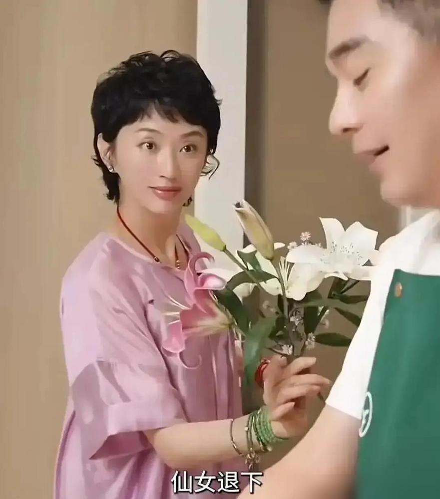 59岁许亚军被曝年初喜得龙凤胎，小20岁的妻子张澍低调生产，热搜挂了一整天。