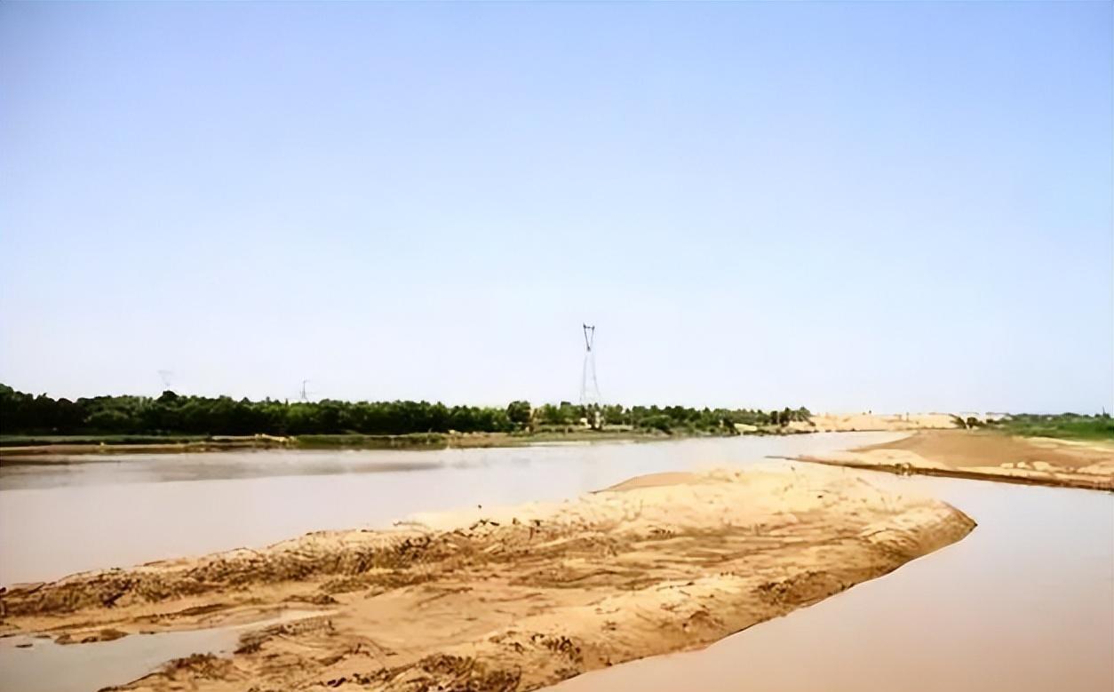 曾经，黄河的汛期让许多人苦不堪言。当时不少人觉得这想法有点异想天开，黄河水那