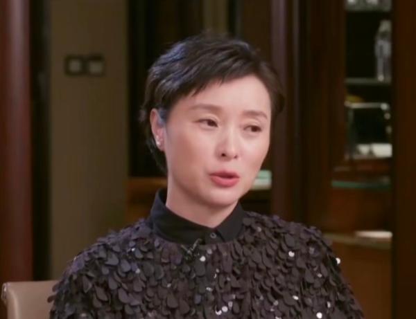 演员吴越曾在访谈中坦诚分享过往经历：“当年，我是以专业第一的成绩考进上戏表演系的