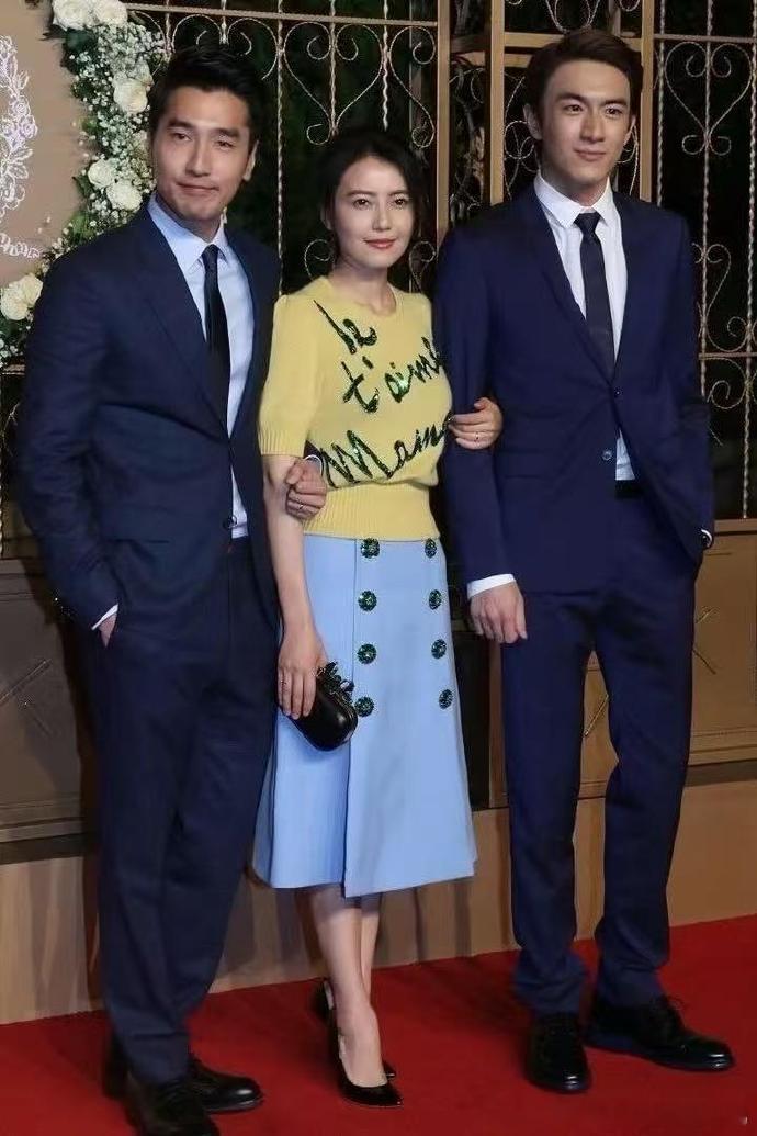 当年三个人一起参加黄晓明的婚礼，真的太有意思了！