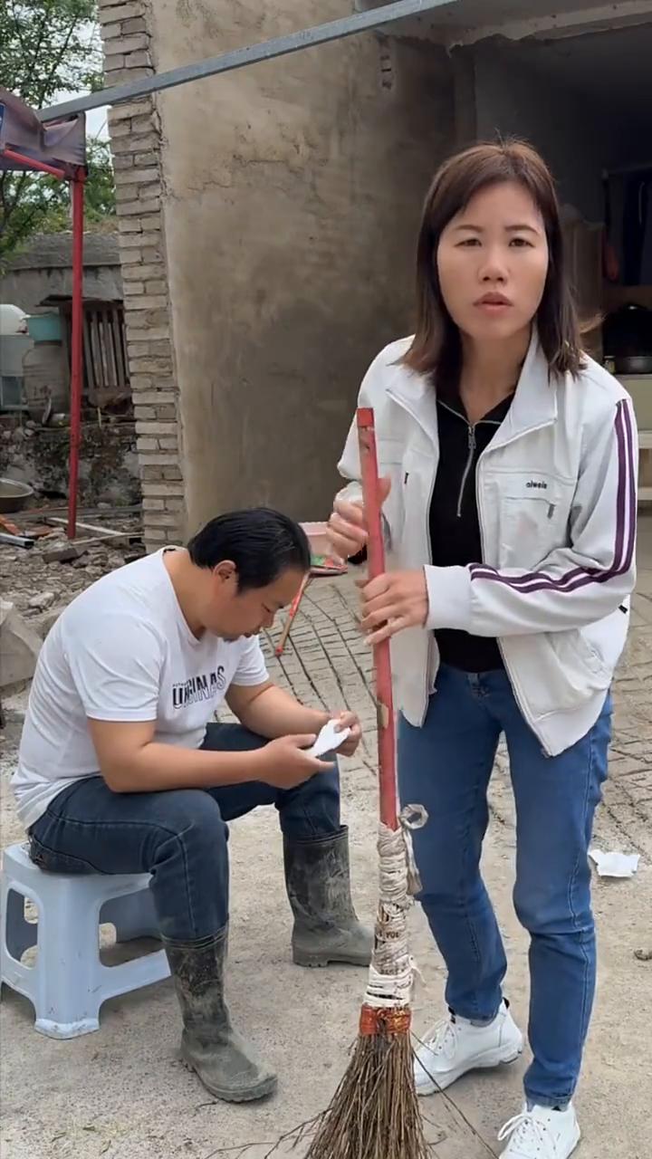 小龚，你看。