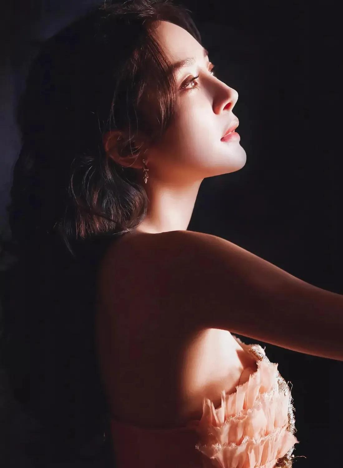 长安的荔枝火了后，记者问杨幂：“观众说你的表演终于有人味了，你怎么看？本以为杨幂