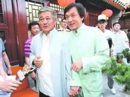 2014年，成龙要大办60岁寿宴，打电话给赵本山：“赵兄，马上是我60岁寿宴了，
